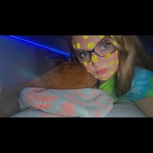 Meet your Posher, Emelia